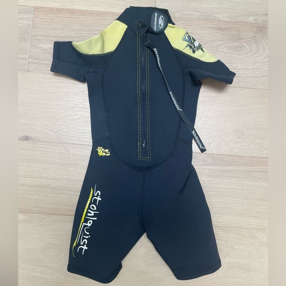 Children’s shorty Stohlquist wetsuit SZ Small. - Picture 2 of 3